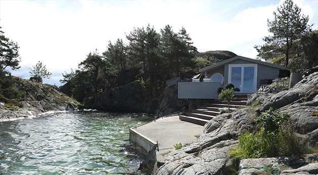 Eventyrlig oppussing - Kragerø - Foto av hytte med uterområde